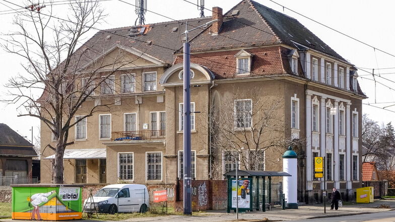 Seit über 20 Jahren steht das ehemalige Postgebäude in Radebeul-West leer. Nun zeichnet sich eine musikalische Zukunft für das Gebäude an der Meißner Straße ab.