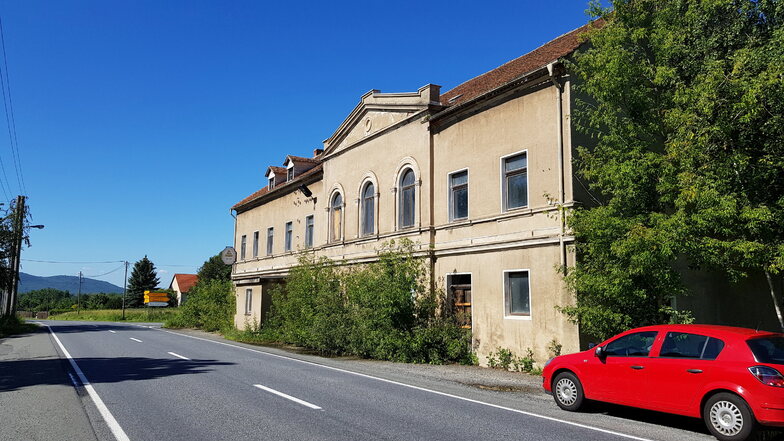 Alte Gasthäuser, wie hier der "Böhmerwald" in Kleinradmeritz haben mit der Namensgebung für die "Reißaus-Kreuzung" zu tun.