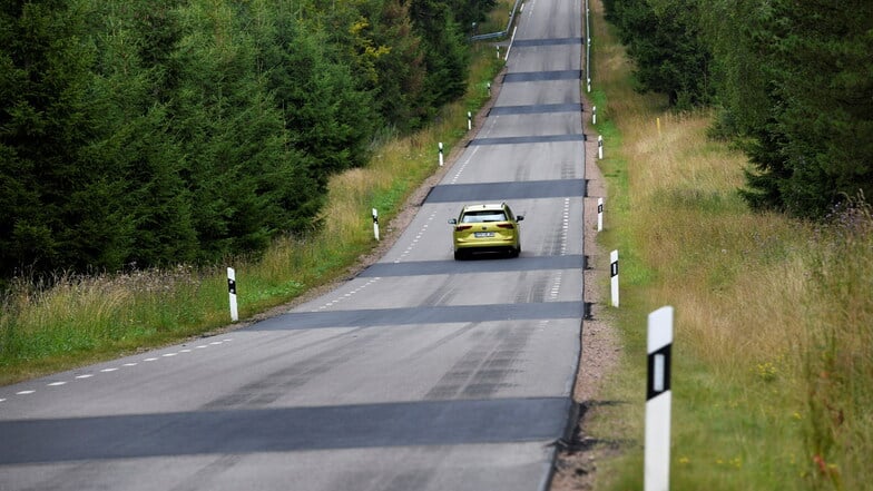 Die Fahrt zwischen Altenberg und Rehefeld erinnert seit kurzem an die Hoppeltour auf früheren DDR-Autobahnen.