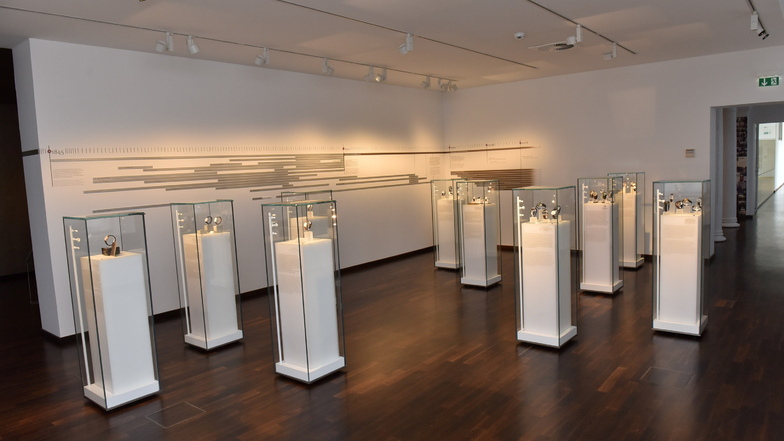 Im Uhrenmuseum Glashütte kann man sich nicht nur über die Entwicklung der Uhrenindustrie informieren, sondern auch Modelle der aktuellen Hersteller miteinander vergleichen.