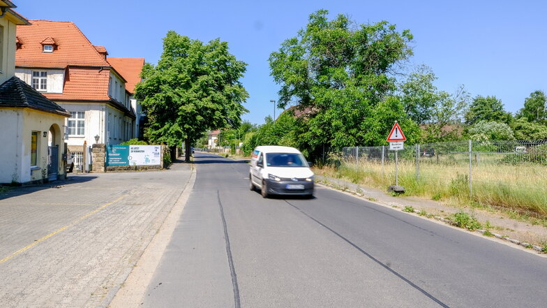 Auf den Grundstücken nördlich der Fabrikstraße hat die Stadt jegliche Neubauprojekte jetzt verboten. Dort sollen sich künftig nur noch Gewerbebetriebe ansiedeln dürfen.