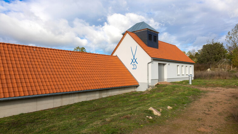 Seit 2019 erschließt die Porzellanmanufaktur in der Gemeinde Diera-Zehren ein neues Kaolin-Bergwerk. Nun steht die Eröffnung bevor.