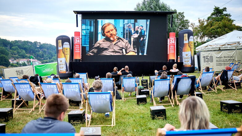 Radeberger tourt derzeit mit einer 50 Quadratmeter großen Kinoleinwand durch Sachsen.