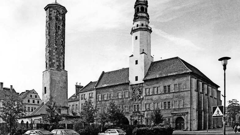 Rathaus und Krämerturm gehören zu den Wahrzeichen Laubans.