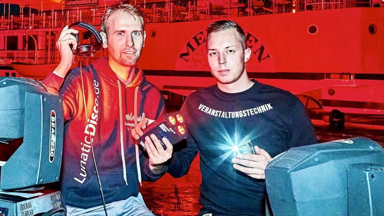DJ Felix Arnold (rechts), Mitstreiter Tommy Lucas bei der Night of Lights im Juni. "Die Leute sind gierig danach, wieder unter Menschen zu kommen."