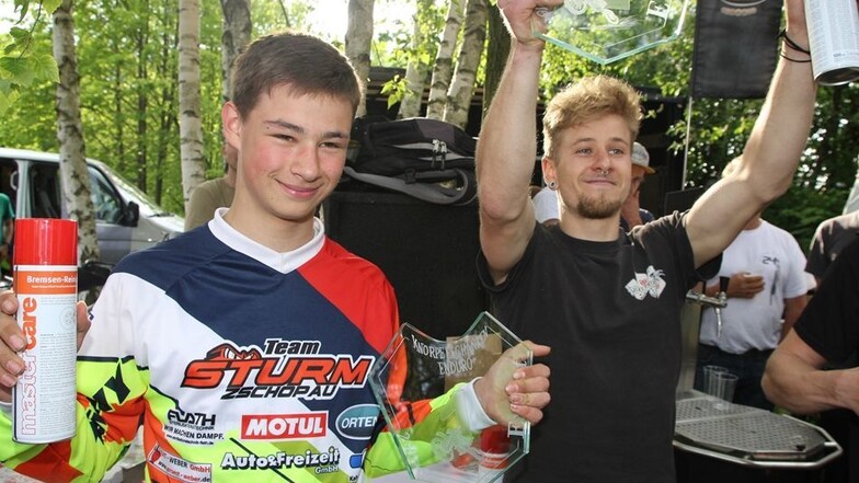 Der 15-jährige Florian Görner (l.) gewann das diesjährige Expert-Rennen. In zwei Stunden voller Konzentration schaffte er vierzehn Runden.