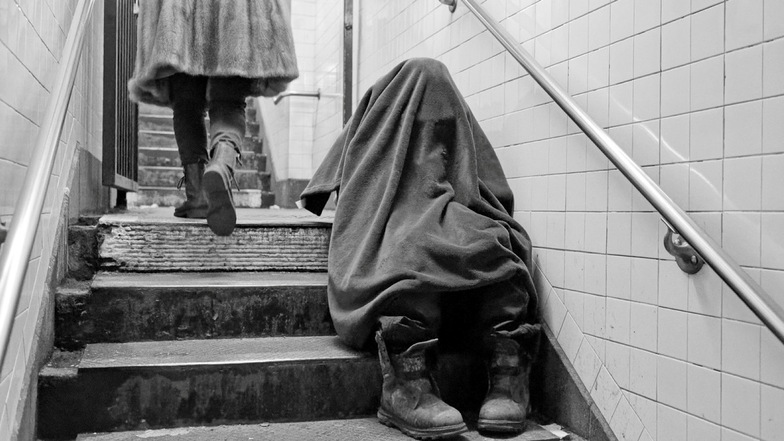 Bewegende Begegnung: "Homeless" nannte Rudi Meisel diese Aufnahme, die er in Downtown Manhattan in New York City im Jahr 2018 fotografierte.