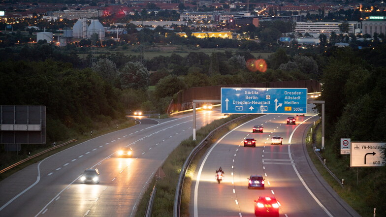 In Schlangenlinien über die A4 in Dresden: Autofahrer mit über 2,5 Promille gestoppt