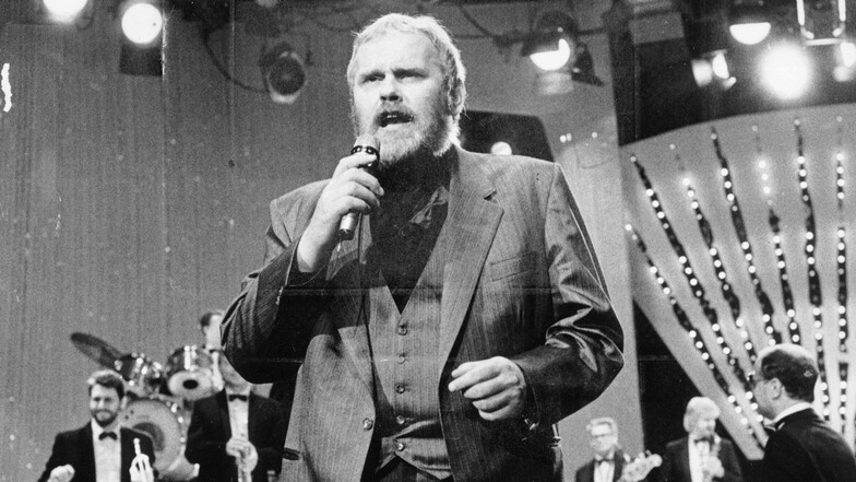 Gunther Emmerlich im März 1990 als Sänger und Moderator der Kultshow „Showkolade“.