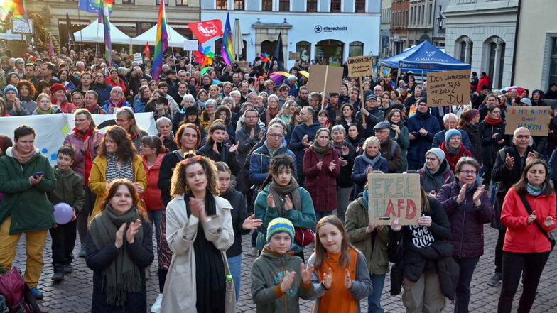 Kundgebung am Dienstag in Pirna: Die Solidarität ist stärker als der Hass.