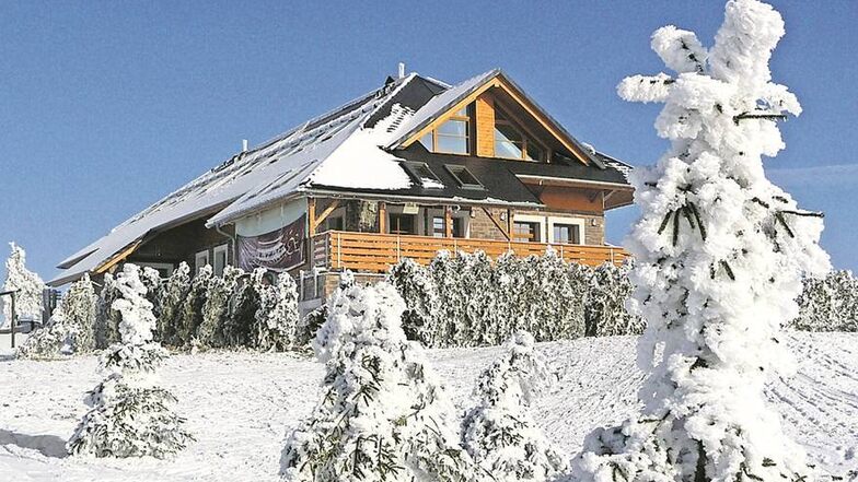 Nicht nur Schnee, Raureif hat die Landschaft auf dem Kamm des Erzgebirges, hier bei Cinovec, verzaubert. Foto: Sabine Linschmann, Altenberg