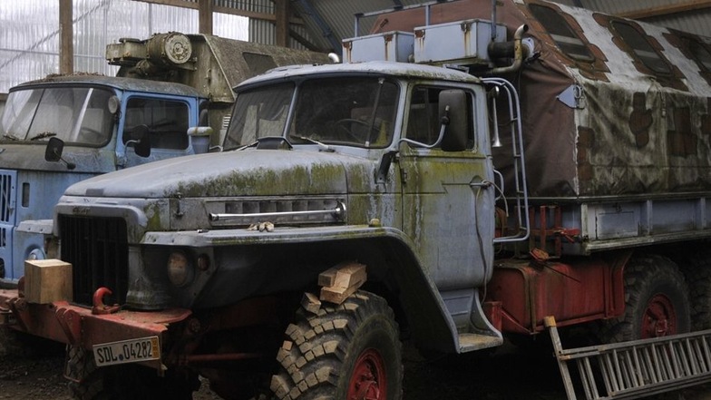 Dieser russische Lkw Ural gehörte einst zum Maschinenpark der NVA. Er wurde als Werkzeugwagen genutzt.