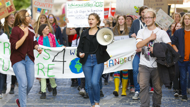 Aktivisten von "Fridays for Future" demonstrieren wieder in Zittau.