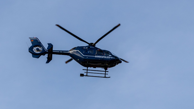 Hubschrauber der Bundespolizei im Überwachungseinsatz: Auch künftig wird er wohl über Görlitz kreisen.