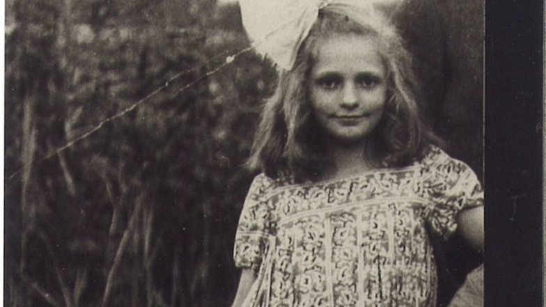 Herta Probst im Alter von 12 Jahren. Sie wurde in der Frauenkirche konfirmiert.