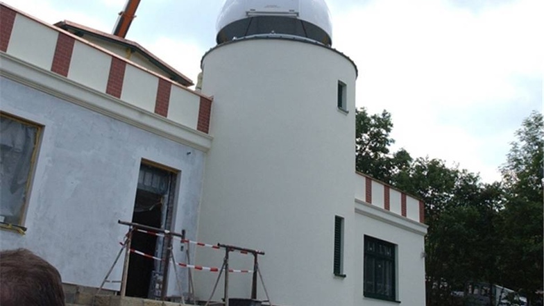 Im Juli 2005 setzte die Firma Wempe der Sternwarte eine neue Kuppel auf.