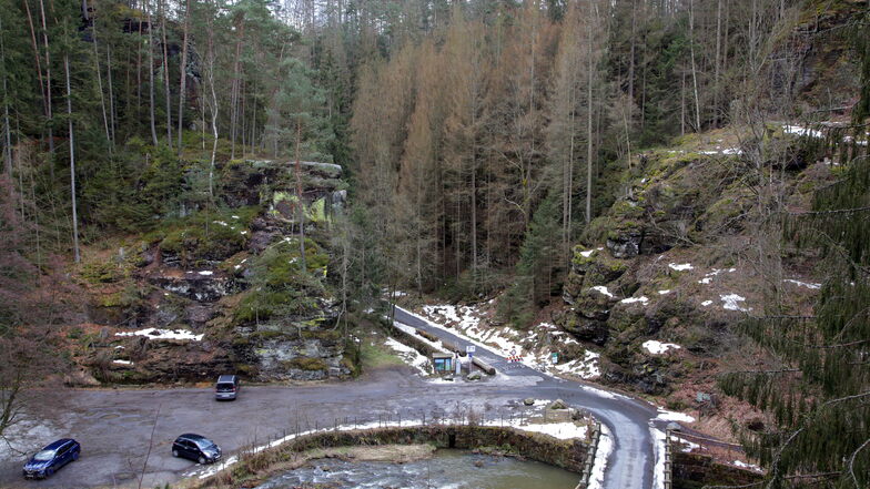 Eingang in den Großen Zschand an der Neumannmühle: weiterhin gesperrt.
