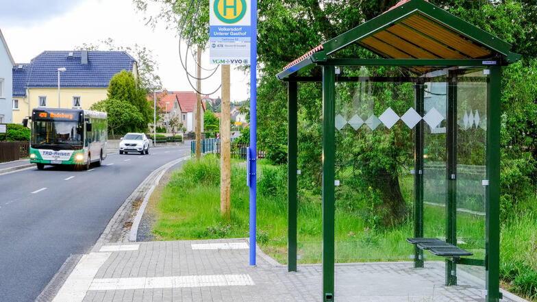 Die Linie 478 in Volkersdorf. Durch veränderte Abfahrtzeiten garantiert sie gemeinsam mit der Bus-Linie 477 jetzt an Wochenenden einen Stundentakt zwischen Radeburg und Dresden.