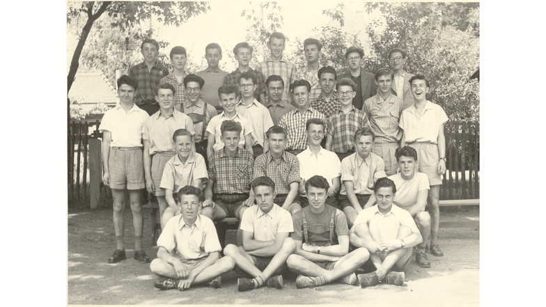 Klassenfoto: Die 9b1 bestand aus 30 Schülern, inhaltlich lag der Schwerpunkt auf den Naturwissenschaften.