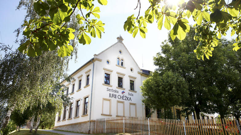 Die Investitionen der Gemeinde Crostwitz in diesem Jahr stehen fest. Der Gebäudekomplex von ehemaliger Mittelschule und der Grundschule steht im Fokus. Ein wichtiges Thema ist der Brandschutz.