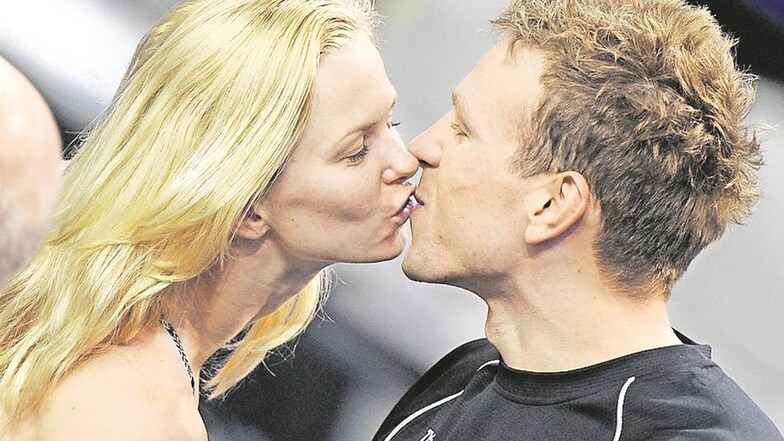 Das private Glück: Britta Steffen und Schwimmer Paul Biedermann sind seit 2011 ein Paar.Foto: dpa/Hannibal Hanschke