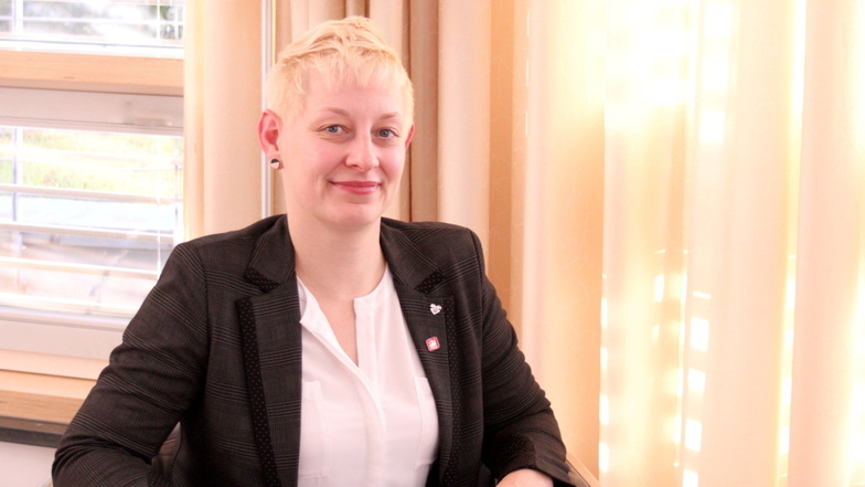 Stephanie Albrecht-Suliak leitet in der Gewerkschaft IGBCE den Landesbezirk Nordost, zu dem Sachsen gehört. Sie kennt sich mit Mikrochipfabriken, Energiewende und Chemieindustrie aus.