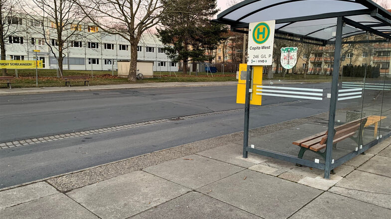 Bushaltestelle in Copitz-West: Busse sollen künftig auf der Fahrbahn halten.