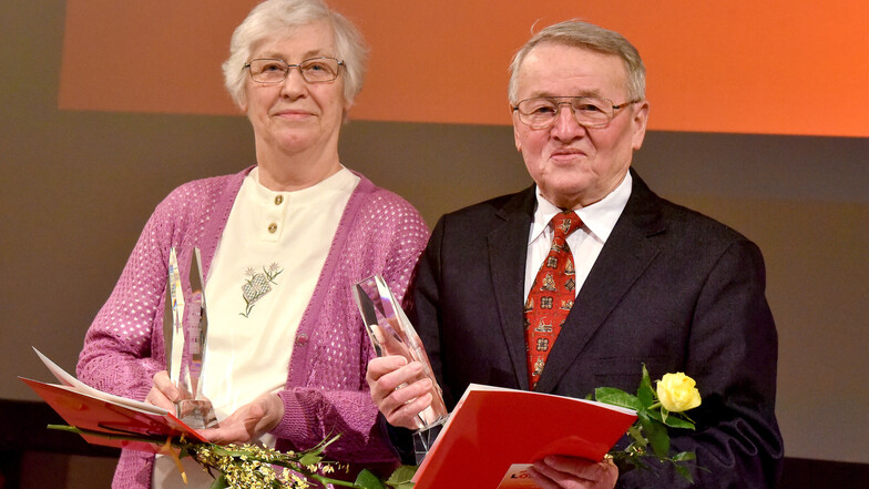 Claudia Deichsel und Bernhard Hoffmann erhielten den Ehrenpreis der Stadt. 