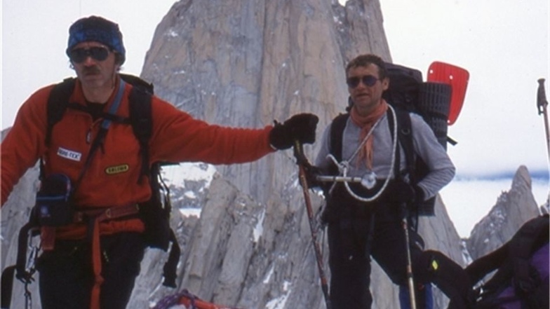 Bernd Arnold 50-jährig mit Seilgefährten Kurt Albert in Patagonien. Hinten der Fitz Roy, für Arnold „schönster Berg der Welt“.