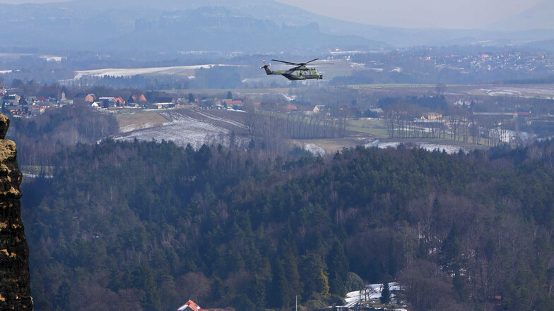 Die Bundeswehr darf grundsätzlich überall das Fliegen üben, auch über dem Nationalpark Sächsische Schweiz.