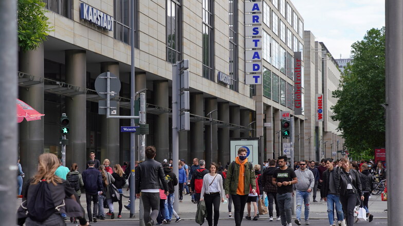 Shopping auf der Prager Straße: In der Diskussion um den Kaufpark Nickern haben sich jetzt die Manager des Galeria-Karstadt-Hauses zu Wort gemeldet.