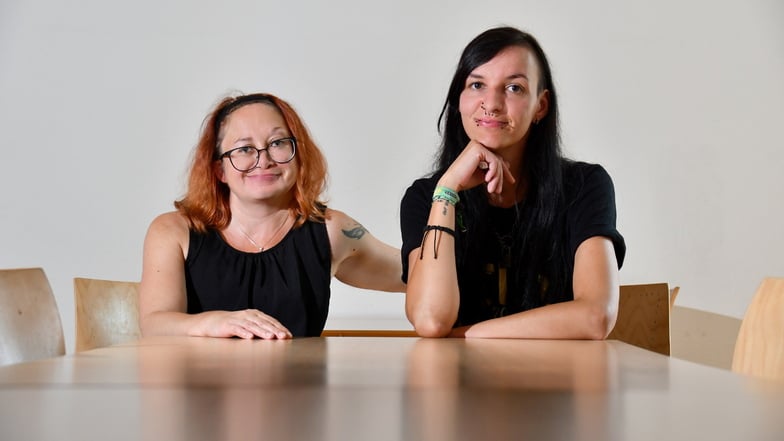 Claudia H. und  Anna Bohnstedt erfahren in der sozialtherapeutischen Tagesstätte in Dresden einen geregelten Tagesablauf. Das hilft ihnen sehr in einer schwierigen Zeit.