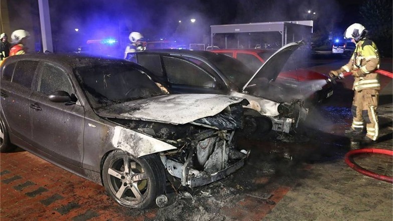 Bereits in der Vorwoche hatten in Dresden mehrere Autos von Pegida-Teilnehmern gebrannt.