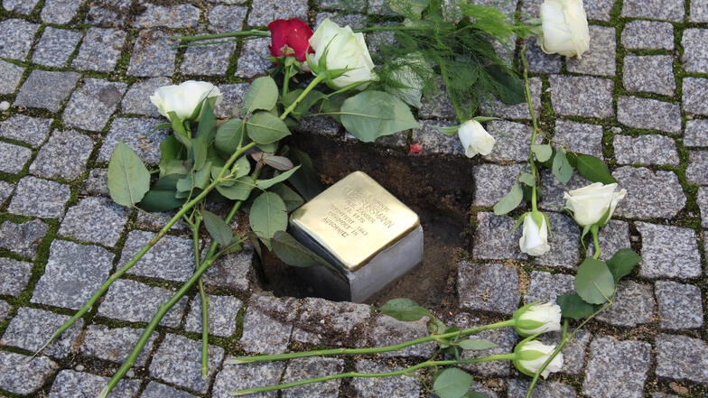 Einer der drei neuen Stolpersteine in Bautzen erinnert an Elise Sussmann.