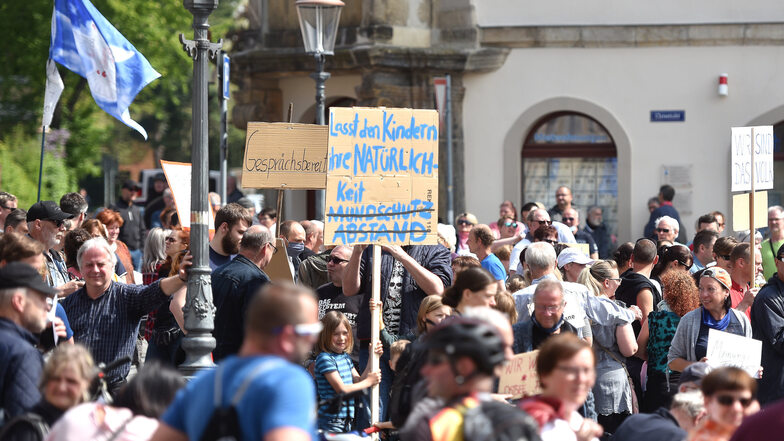 Demonstrationen gegen die Corona-Beschränkungen, wie hier in Zittau, werden die Staatsanwaltschaft Görlitz wohl demnächst beschäftigen.