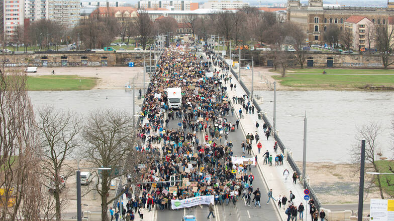 Mehr als 2.000 Schüler sind am vergangenen Freitag durch Dresden gezogen.