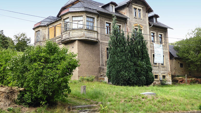 Wohngebäude im Villenstil in Glashütte OT Bärenhecke / Mindestgebot 49.000 Euro