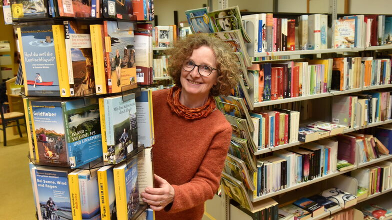 Kristina Walther in Bibliothek Bücherei Dippoldiswalde. Am meisten werden Kinderbücher zum Vorlesen ausgeliehen.