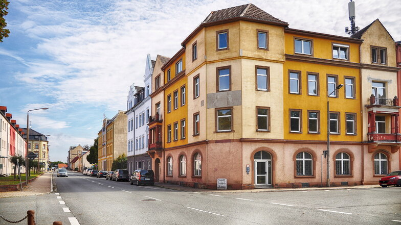 Das Eckhaus in der Dr.-Külz-Straße 35. Im Ladengeschäft wurde lange Berufsbekleidung verkauft.