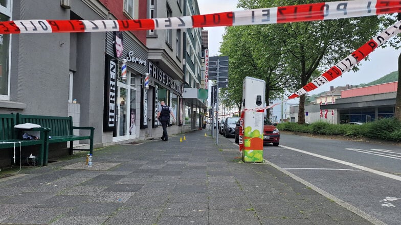 In Hagen sind am Samstagmittag an zwei Orten mehrere Schüsse gefallen und mehrere Personen verletzt worden.