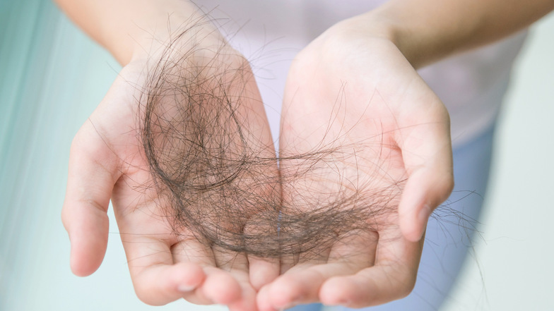 Pilzbefall kann die Ursache für kreisförmigen oder ovalen Haarausfall bei Kindern sein.