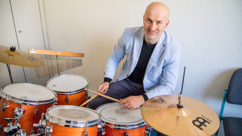 Pawel Chmurzynski ist seit elf Monaten Lehrer für Schlagzeug und Klavier an der Musikschule Dreiländereck.