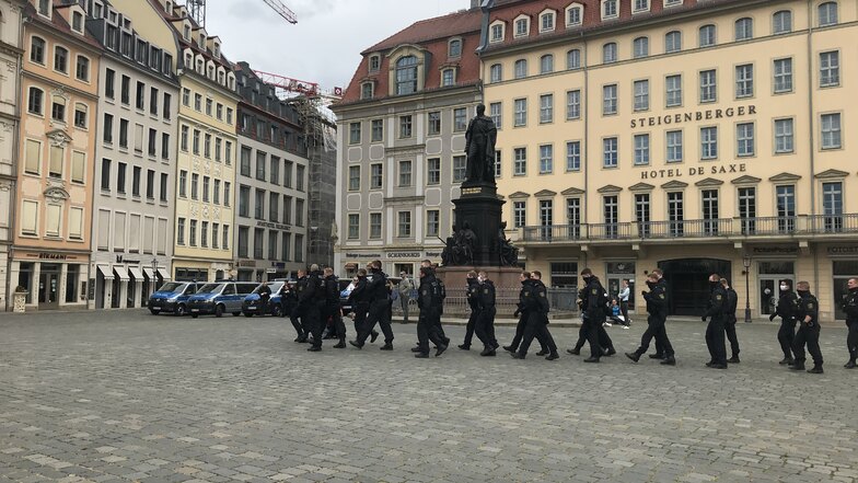 Viele Polizisten waren am 1. Mai bei der Kundgebung vor Ort.