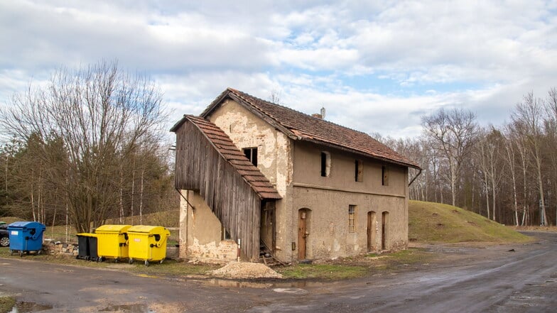 Das alte Gebäude namens "Mangel" in Kodersdorf-Bahnhof soll seit vier Jahren eine neue Bestimmung erhalten.