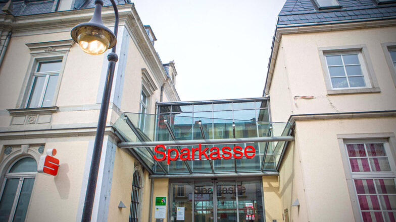 Hauptsitz der Sparkasse Meißen in der Riesaer Hauptstraße: Wird er auch die Zentrale einer neuen vereinten Sparkasse Meißen-Elbe-Elster?