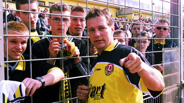 Anläßlich der 50-Jahre-Feier seines Heimatvereins lief Torsten Gütschow am 13. April 2003 noch einmal im Rudolf-Harbig-Stadion auf - und wurde von den Fans gefeiert.