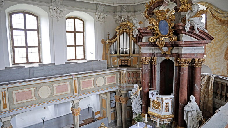 Die Schlosskirche Tiefenau wurde in den vergangenen Jahren durch großzügige Spenden einer Mäzenin, die nicht genannt werden möchte, restauriert.