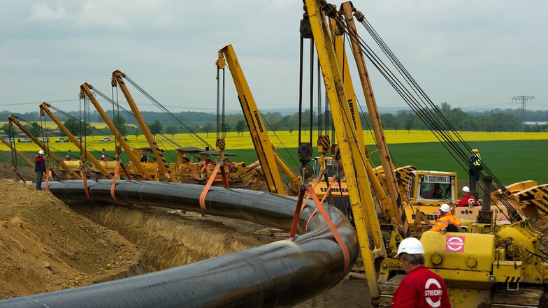 Rund 2.500 Arbeiter waren 2011 mit dem Bau der 470 Kilometer langen Ostsee-Pipeline-Anbindungsleitung "OPAL" unter anderem durch Sachsen beschäftigt.