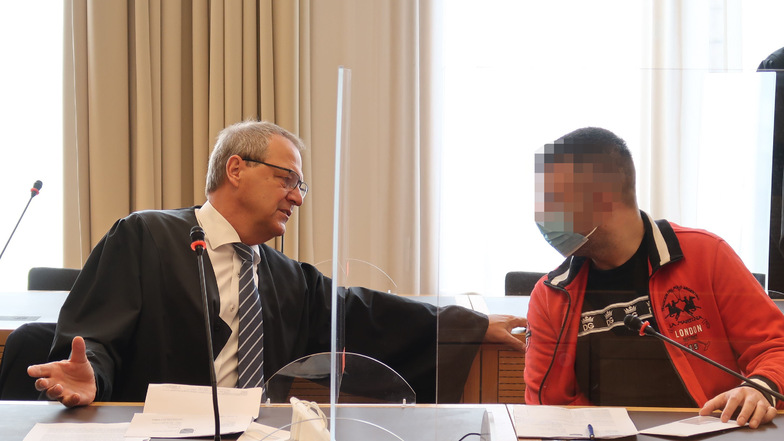 Vladimir L. (hier mit seinem Verteidiger Jürgen Saupe) steht seit Mittwoch wegen Steuerhinterziehung im großen Stil vor dem Landgericht Dresden.