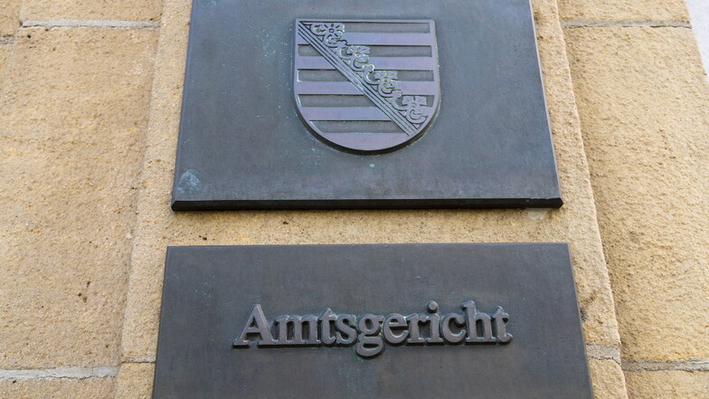 Das Bußgeld gegen den Döbelner Stadtrat Dirk Munzig ist vom Amtsgericht Döbeln bestätigt worden. Er hatte seine Tochter nicht zur Schule geschickt.